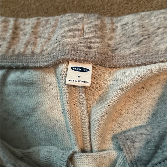 Old Navy Heathered Gray Lounge Shorts - Picture 3 of 4